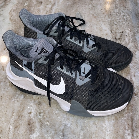 Nike Air Max basketball shoes - Picture 3 of 8